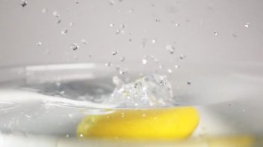 Limonlu suya düşmek