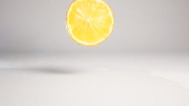 Lemon halve dropping down