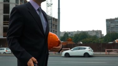 Çekici inşaat mühendisi yanıtlama çağrı.