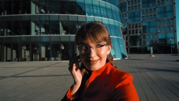 Mulher de negócios fazendo selfie — Vídeo de Stock