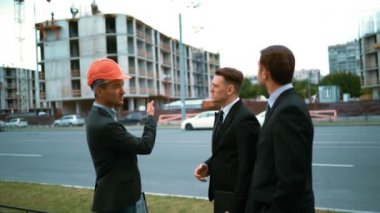 Yeni projede mimar ekip çalışması