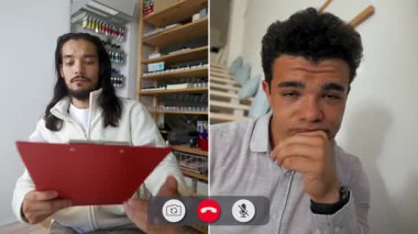 Farklı sıkılma ifadeleri gösteren bir adam ekranda beliriyor. Elinde bir dosya var ve dinliyor, ilgilenmiyor ve evde dikkati dağınık..