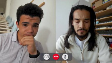 İnternetten iki kişi arıyor. Bir adam konuşurken sıkılmış görünüyor. Kafasını elinin üzerine koyar ve boş boş ekrana bakar. Diğer adam endişeli görünüyor..