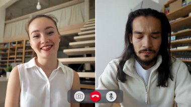 İki öğrenci farklı duygularla dolu canlı bir internet görüşmesini paylaşıyor. Kahkaha ve merak konsantrasyon ve yansıma anları ile tezat.