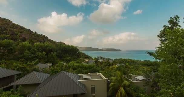Dia ensolarado na ilha tropical — Vídeo de Stock