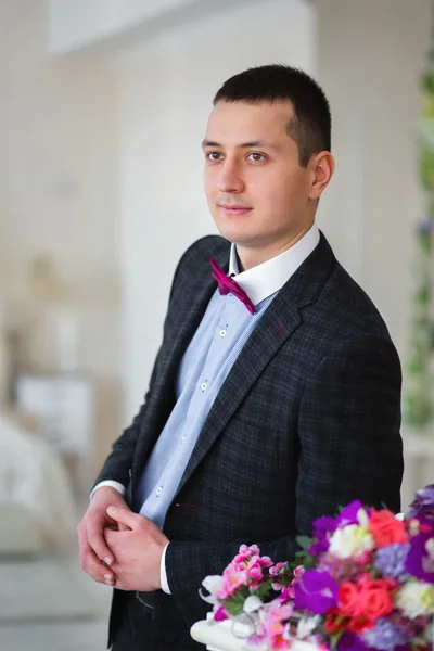 Renkler eğilerek damat standları