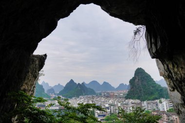 Tepe Manzaralı Karst Mağarası, Yangshuo İlçesi Çin