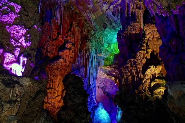 Caverna Flauta Cana Fabulosa Guilin China Imagens De Bancos De Imagens