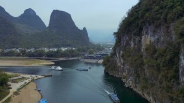 Li nehrinde nehir yürüyüşü, Yangshuo Çin yakınlarında, Xingping balıkçı köyü, 20 yuan manzaralı