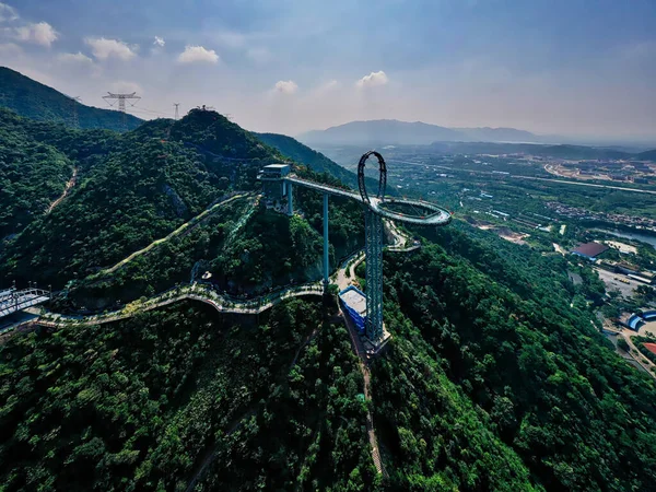Huangtengxia Nın Cam Köprüsü Aynı Zamanda Cennet Kapısı Olarak Bilinir Telifsiz Stok Fotoğraflar