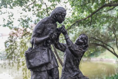 Guangzhou Heykel Parkı, antik ve modern sanat eserlerinin yer aldığı şehir merkezinde harika bir parktır.