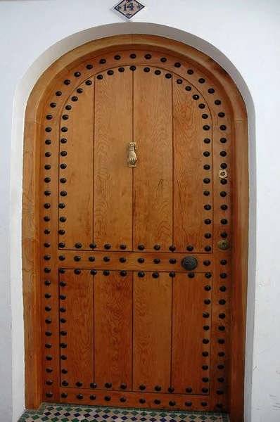 Παραδοσιακή Και Βιοτεχνική Πόρτα Στο Μαρόκο — Φωτογραφία Αρχείου