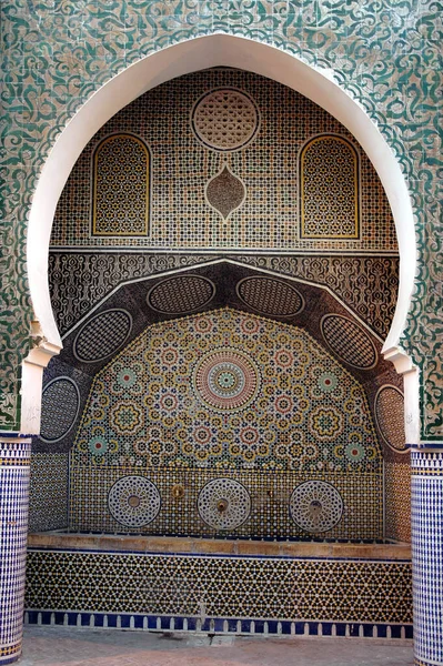 Hermosa Fuente Artesanal Marruecos —  Fotos de Stock