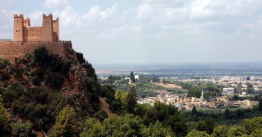 Fas 'taki Beni Mellal şehrine bakın.