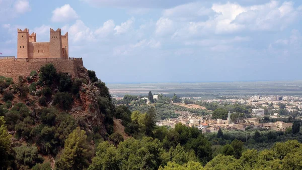 Fas 'taki Beni Mellal şehrine bakın.