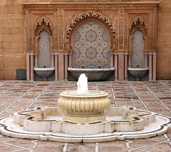 Schöne Handgefertigte Brunnen Marokko — Stockfoto