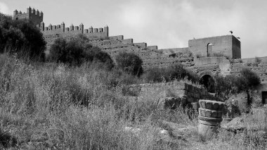 Kasbah Chellah Fas 'ta Rabat' ta siyah beyaz.