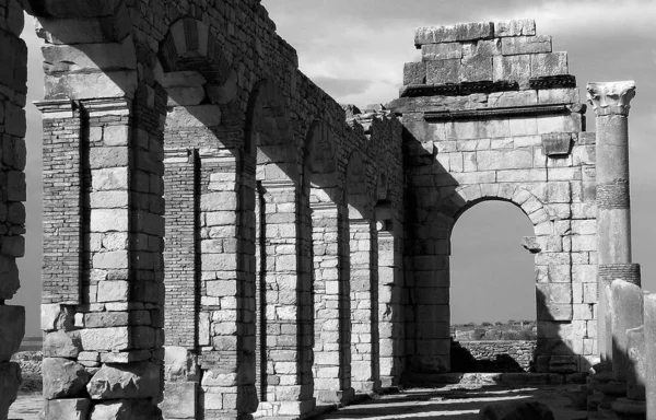 Archeologické Naleziště Volubilis Maroku Černobílé — Stock fotografie