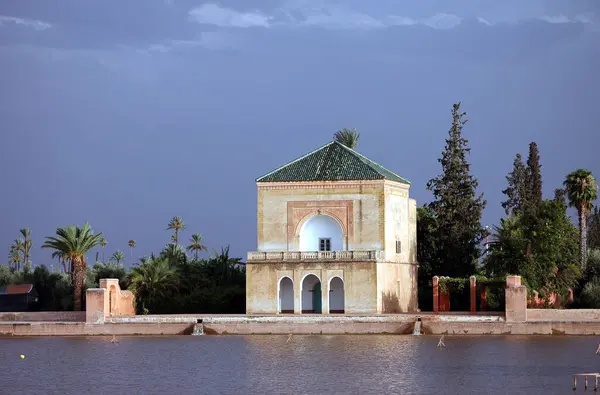 Marakeş, Batı Fas 'ın eski imparatorluk şehri.