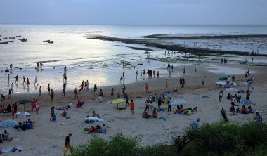 Fas 'ta okyanusun güzel yansımasıyla güzel bir gün batımı.
