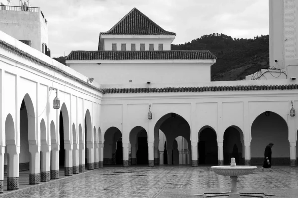 Moulay Idriss Mauzóleuma Marokkóban Fekete Fehérben — Stock Fotó