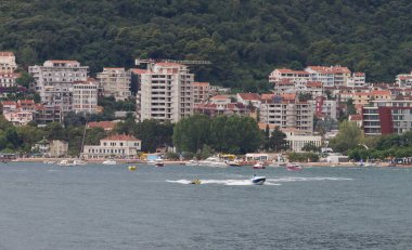 Karadağ Kotor Körfezi dağ manzarası, şehir