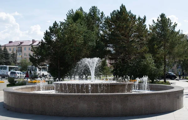 Rusya Sibirya Yazın Omsk Çeşmesi manzarası
