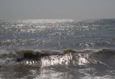 Kırım 'ın güney kıyılarında deniz dalgaları