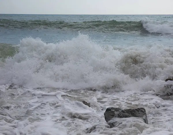 Costa Sul Crimeia Ondas Mar Primavera — Fotografia de Stock