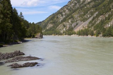  Dağdan Altai Dağları 'ndaki Katun Nehri' ne kadar çok güzel manzaralar var.