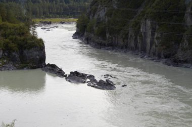  Dağdan Altai Dağları 'ndaki Katun Nehri' ne kadar çok güzel manzaralar var.