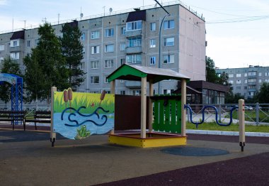 Orijinal simülatör Noyabrsk şehrindeki oyun parkında ahşaptan yapılmıştı.