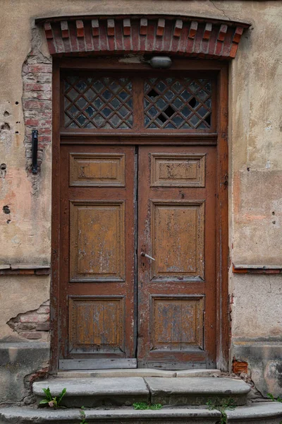 Uma Porta Madeira Bem Preservada Uma Antiga Casa Cesis Letônia — Fotografia de Stock