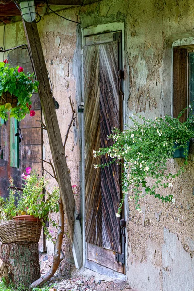 Een Oude Houten Deur Naar Een Schuur Een Landelijke Outback — Stockfoto