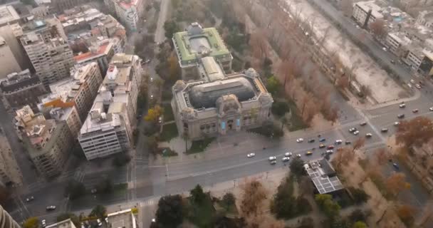 Αεροφωτογραφία Του Μουσείου Καλών Τεχνών Στο Santiago Chile Αυτοκίνητα Στους — Αρχείο Βίντεο