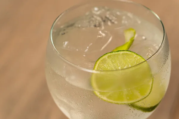 Close View Gin Tonic Cocktail Lemon Slice — Zdjęcie stockowe