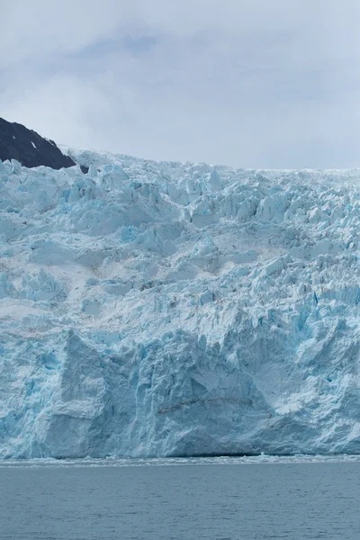 bir buzul görüntülemek