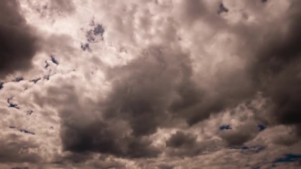 Nubes grises ondulantes — Vídeos de Stock