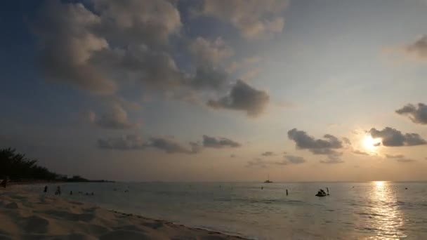 Atardecer tropical en el Caribe — Vídeos de Stock