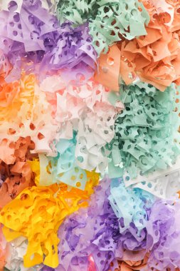Atık kağıt ile yapılan çok renkli soyutlama. Ekolojik ürün.