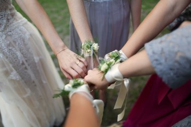 Nedime ellerle gelin