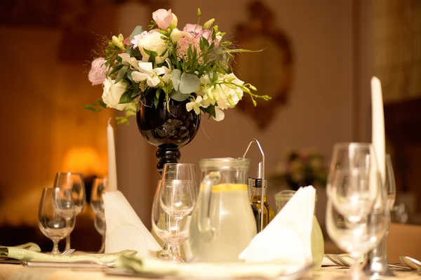 Nice wedding table decoration — Stock Photo, Image