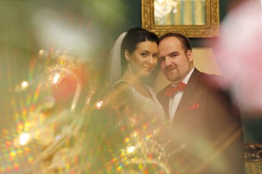 Güzel çift ayıklayacaktır sevgi dolu