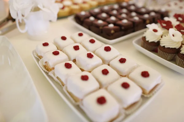 Şeker büfesi lezzetli tatlılar — Stok fotoğraf
