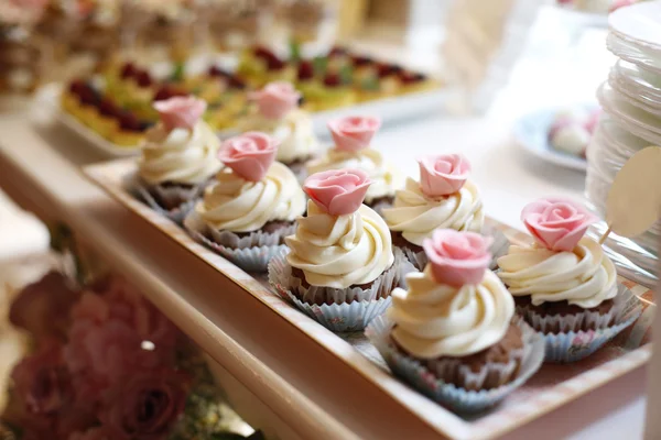 Tatlı tablo bir düğün için 