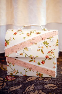 Pembe düğün hediye kutusu