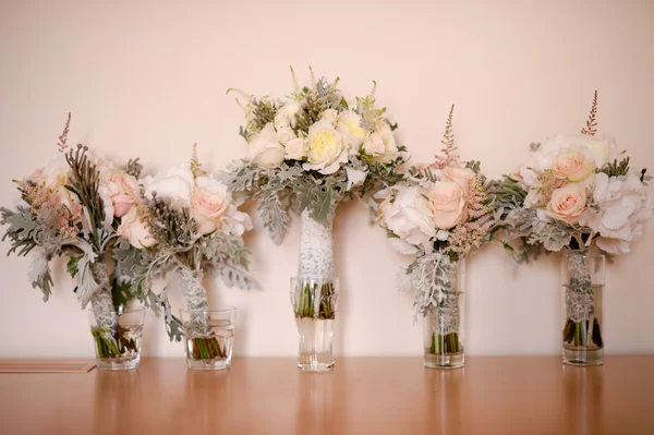 Barevné svatební kytice — Stock fotografie