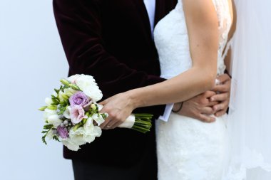 Güzel damat ve gelin dışında holding