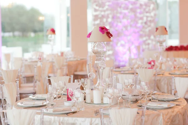 Mesa de boda decorada — Foto de Stock