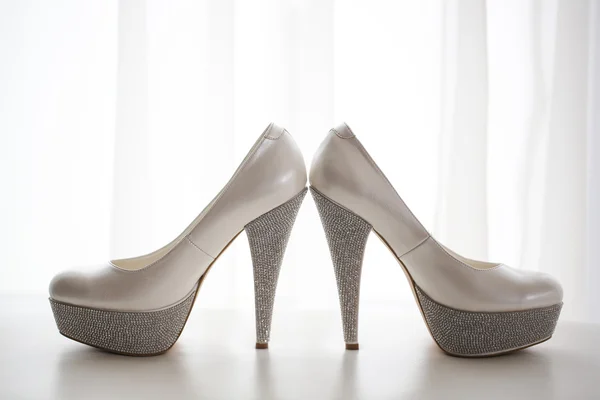 Belles chaussures de mariage femme — Photo